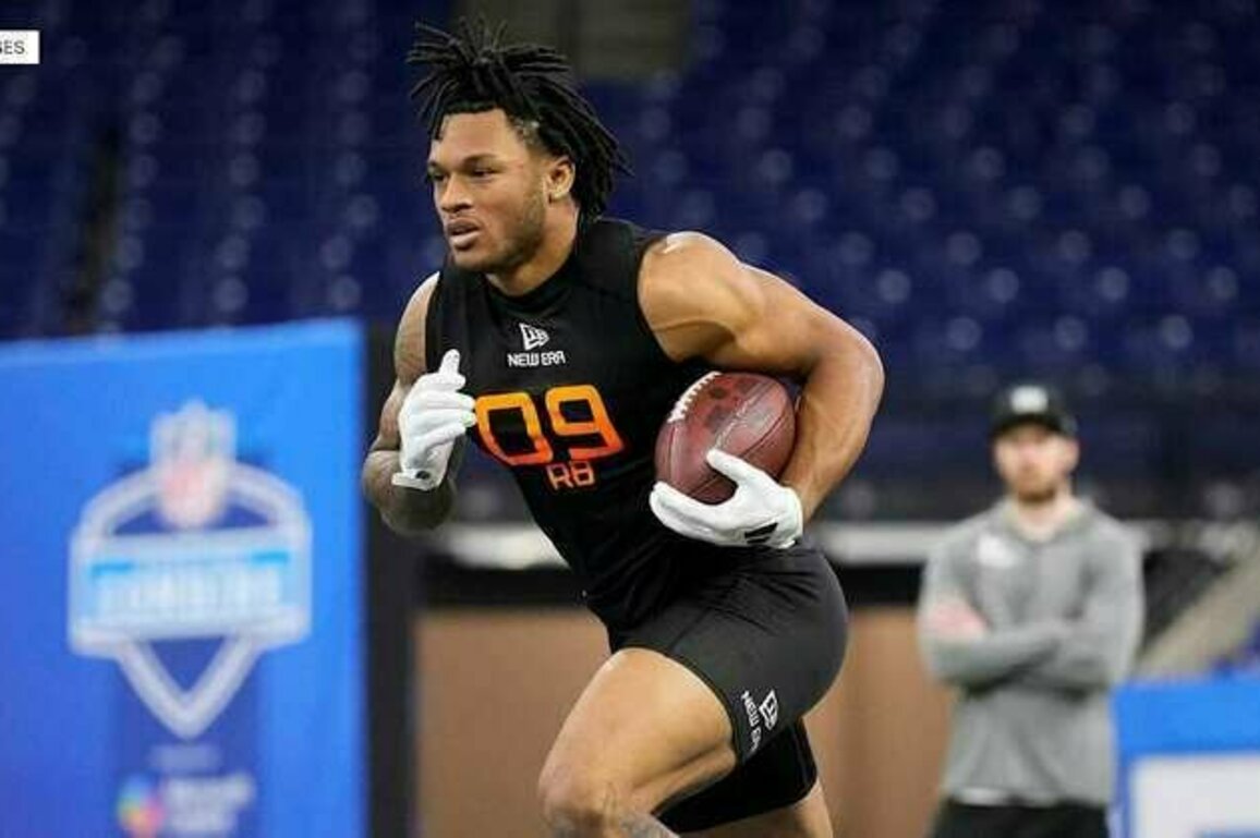 Six NFL Scouting Combine Standouts from the Weekend