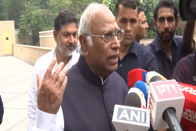 "100 per cent going to win": Mallikarjun Kharge on upcoming Kerala assembly polls after meeting party leaders at Indira Bhawan