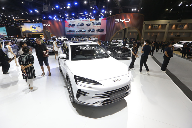 Update: BYD overtakes Tesla in 2025 EV sales