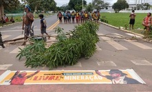 protesto pressiona pela revogação da LI do projeto Volta Grande
