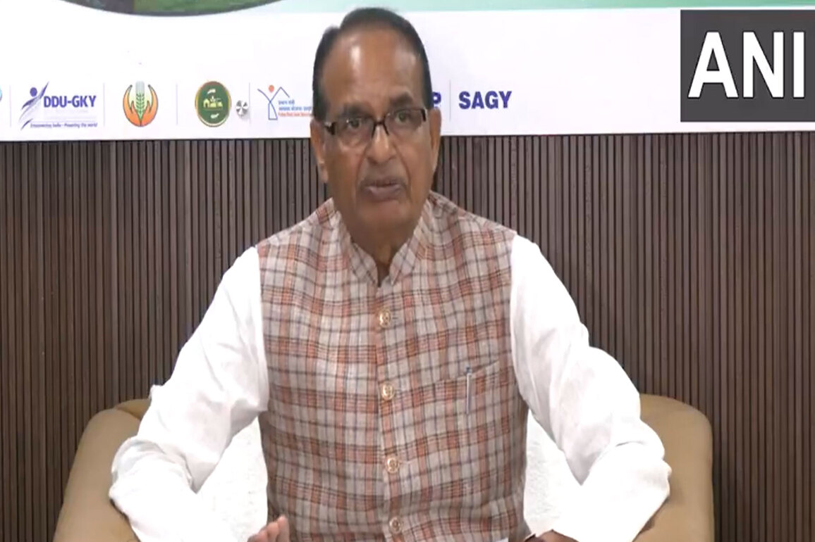 Agriculture minister asks farm equipment & tractor makers to pass on GST cut benefits to farmers