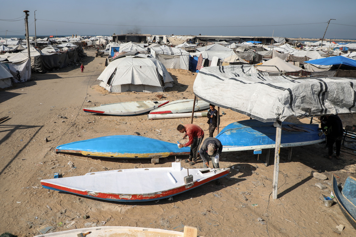 MIDEAST-GAZA-SEAPORT-BOAT REPAIRING