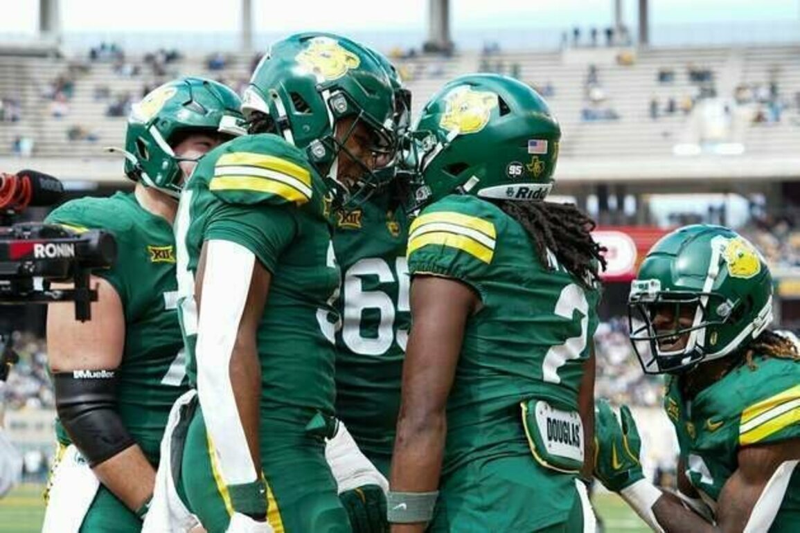 Sawyer Robertson, Baylor too strong for UCF