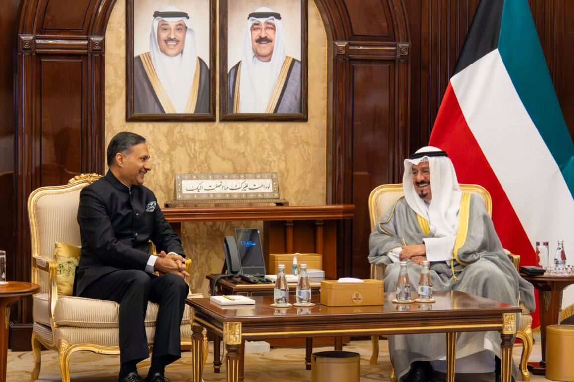 Indian envoy bids farewell to Kuwait PM, conveys greetings from PM Modi