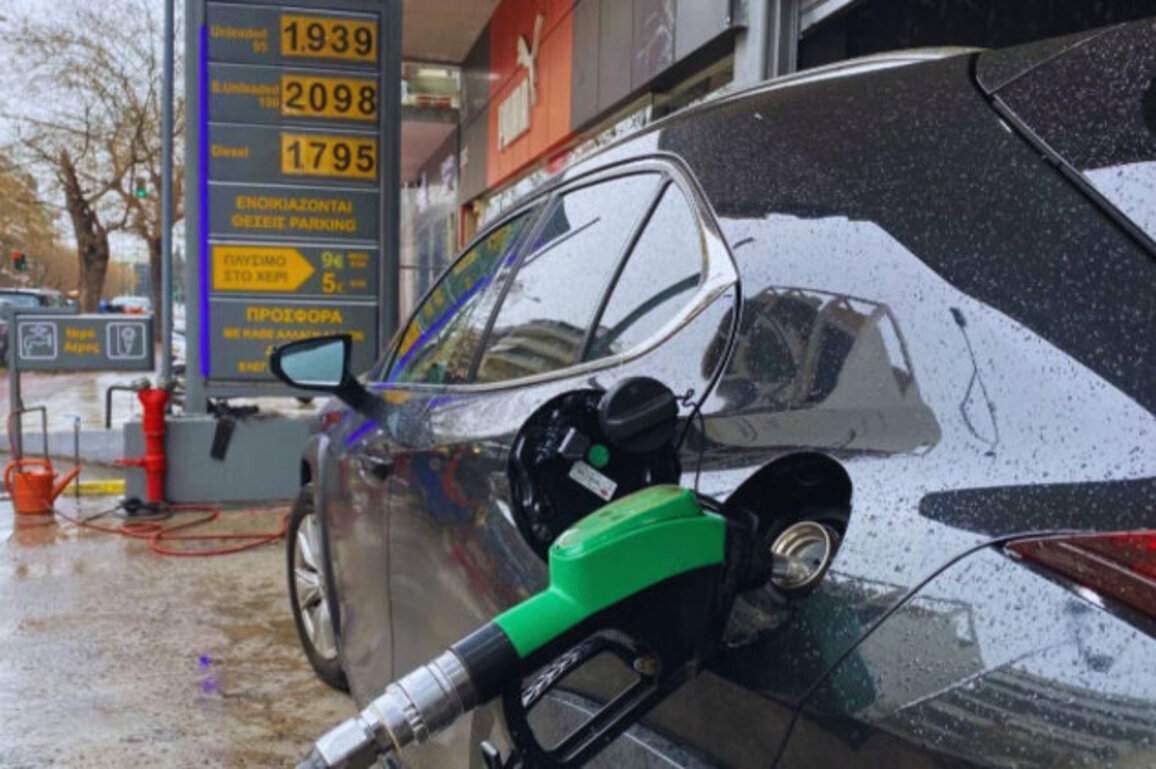 Fuel Rush in Greece: Long Lines Form Ahead of Nationwide Strike