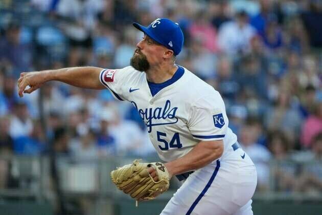 White Sox sign Dan Altavilla, place Miguel Castro on IL