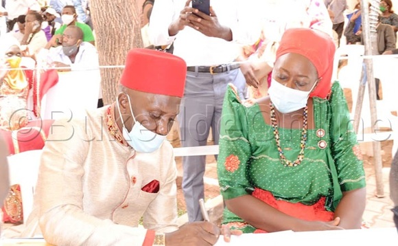 Latif Ssebaggala nga yeewandiisa e Ntinda. Latif Ssebaggala nga yeewandiisa e Ntinda.