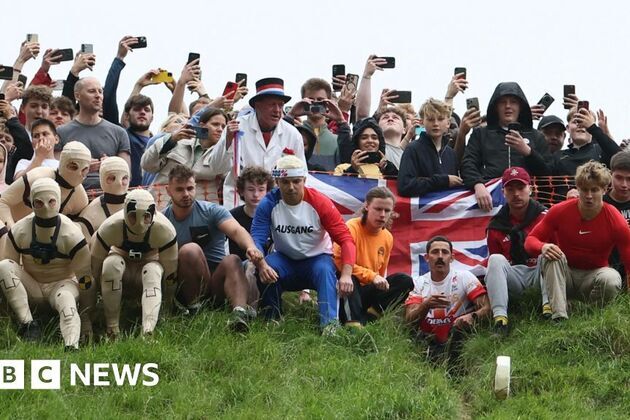 Adrenaline rush brings YouTubers to Gloucester cheese-rolling