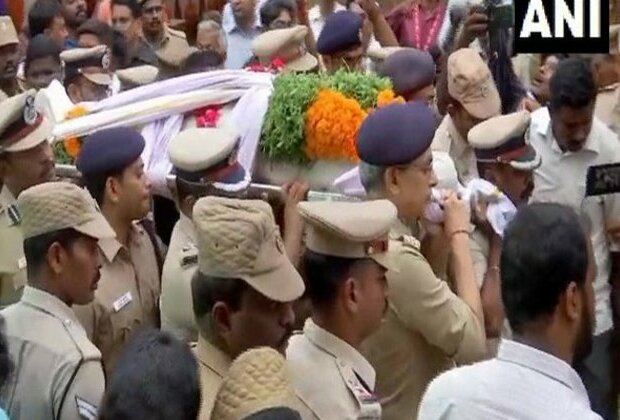 Top Tamil Nadu Police officers pay last respects to DIG Vijayakumar