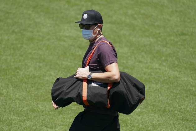 Cahill set for Giants debut vs. Astros