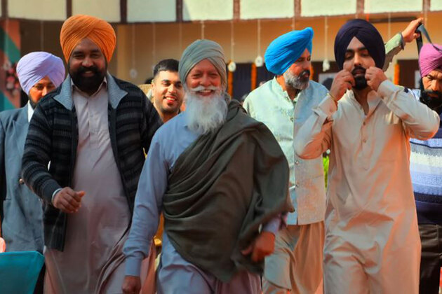 "Laughter meets Satire" in Ammy Virk, Tania starrer 'Godday Godday Chaa 2' trailer
