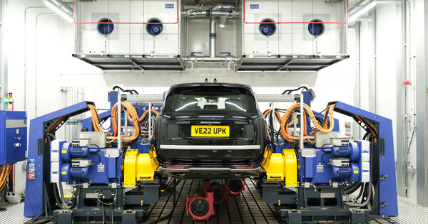 'Jewel in the crown': JLR unveils £250m electric vehicle test and development hub in Coventry - Vimarsana News