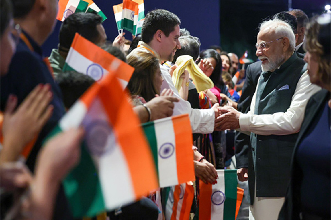 PM Modi expresses amazement at Indian diaspora's connect with roots