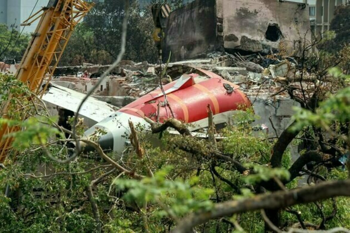 What could have caused the Air India crash? An expert examines the proposed failure scenarios
