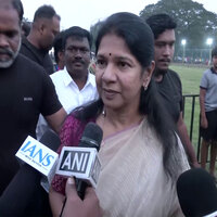 DMK MP Kanimozhi attends Margazhiyil Makkalisai season 6