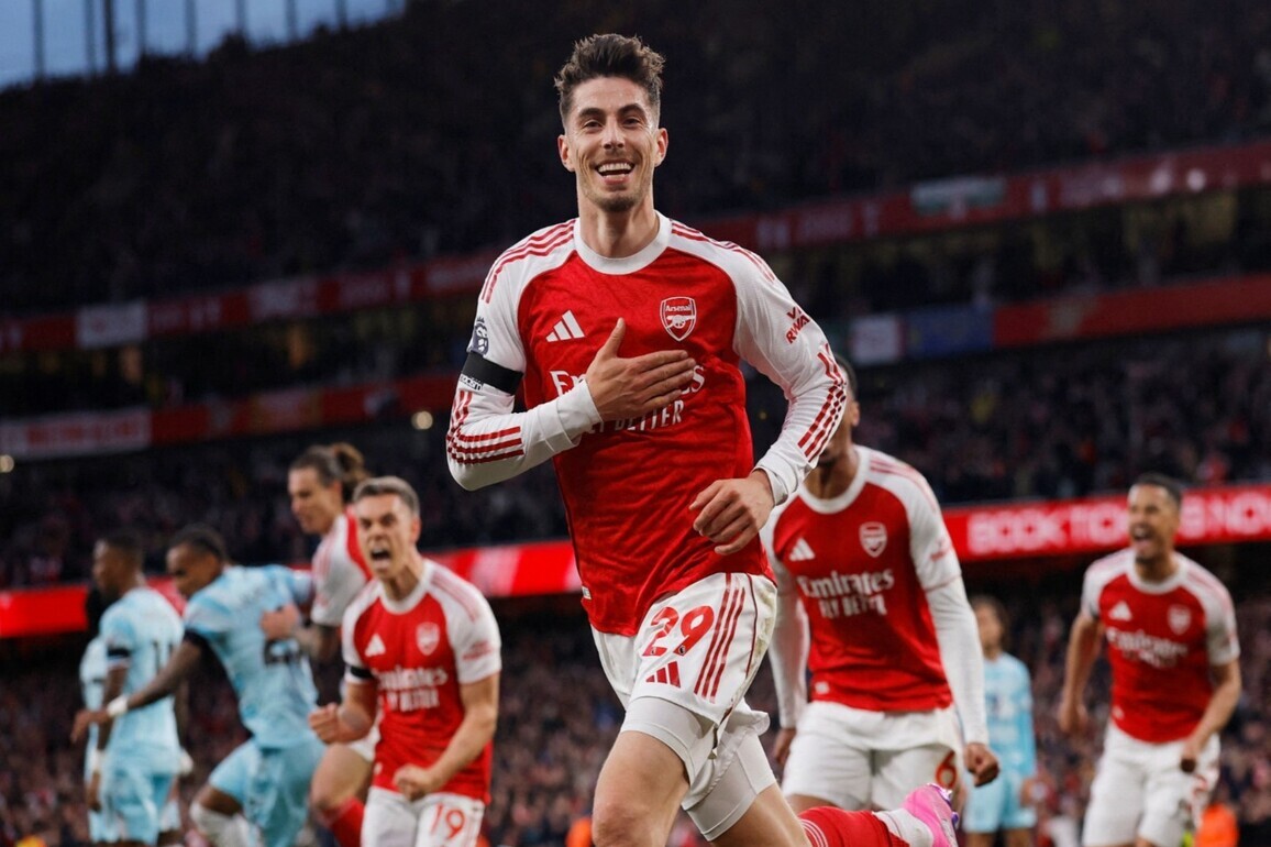 Arsenal edge Burnley 1-0, move closer to Premier League title