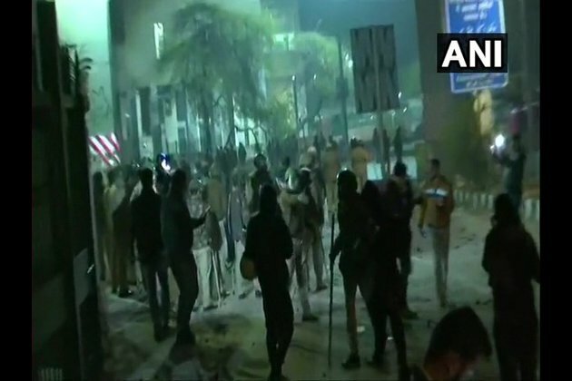 At least 26 students, 6 cops sustain injuries in Jamia protest