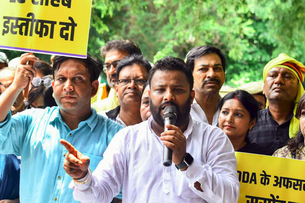 AAP to reinstall Ambedkar School of Excellence boards on Constitution Day; Kuldeep Kumar accuses Delhi govt of 'insulting Dalit community'
