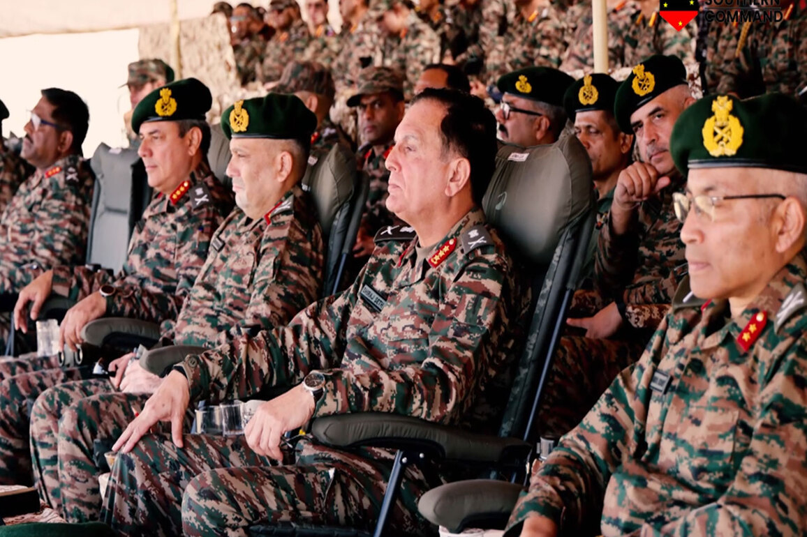 Southern Army Commander Lt Gen Dhiraj Seth reviews operational readiness during exercise 'MaruJwala' in Thar Desert