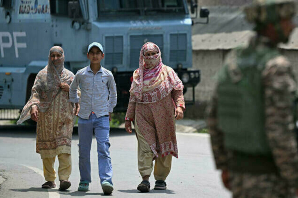 India and Pakistan exchange fire in Kashmir after conflict escalates