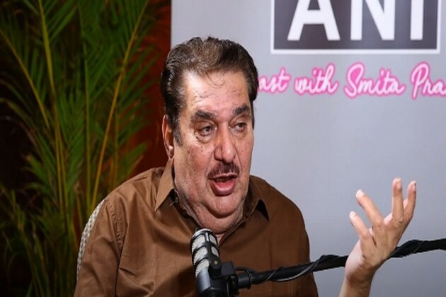 Raza Murad recalls getting bitten by a girl on his nose in childhood
