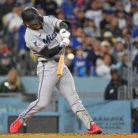 Kyle Tucker's walkoff single caps Dodgers' rally past Marlins