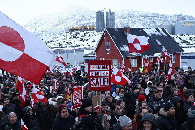 Greenland not for sale  MP