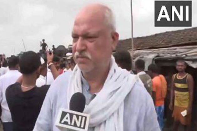 "Even if thousand FIRs are filed, will achieve our target": Congress' Shakil Ahmed Khan backs Tejashwi Yadav