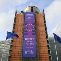 Economic Watch: EU scrambling to weather U.S. tariff threats