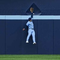 Blue Jays rout Orioles to complete sweep