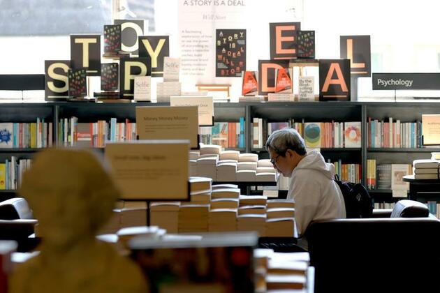 Interview: Right bookstore in right place -- the success story of Waterstones