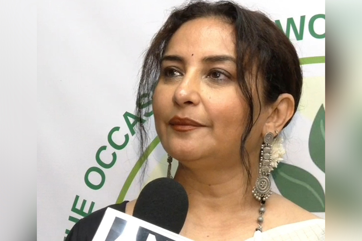 "Give importance to your mental health": Divya Dutta advocates for "right balance" in life amid social media popularity