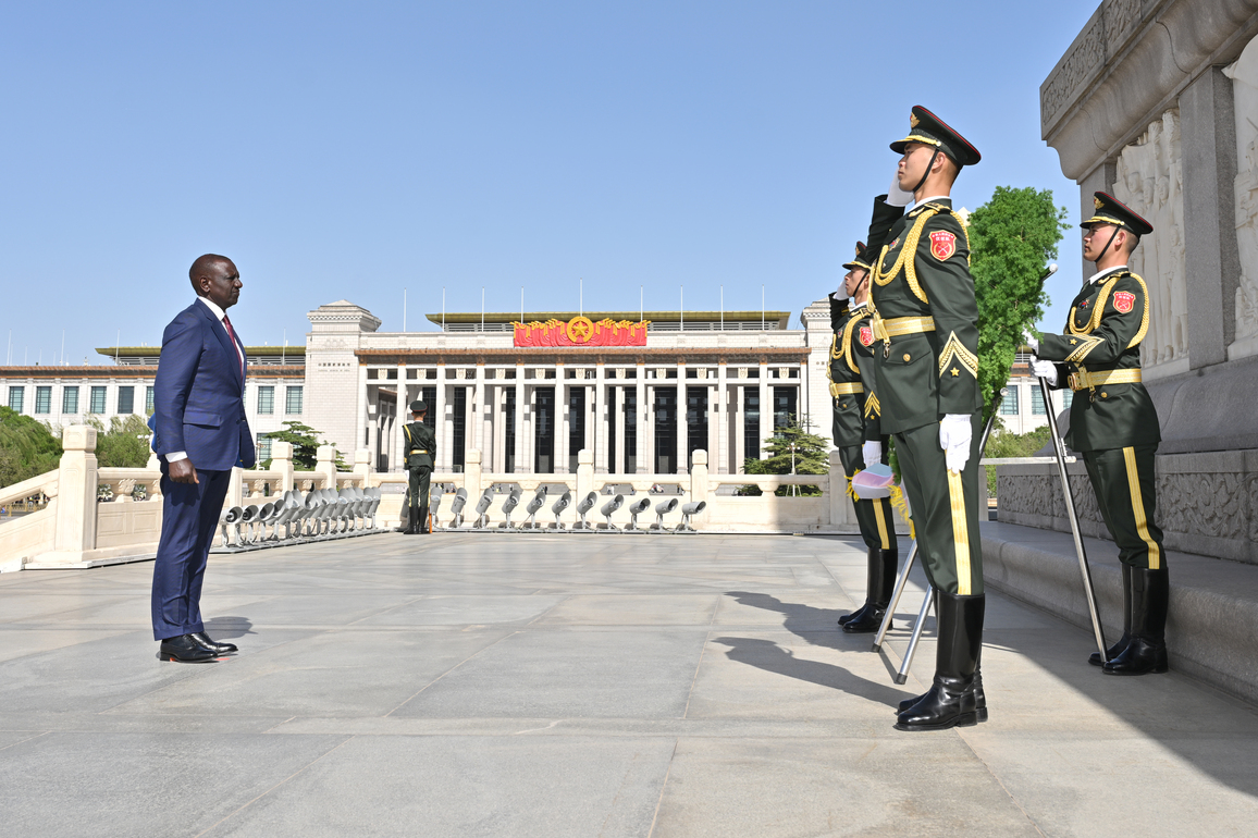 CHINA-BEIJING-KENYAN PRESIDENT-MONUMENT-TRIBUTE (CN)