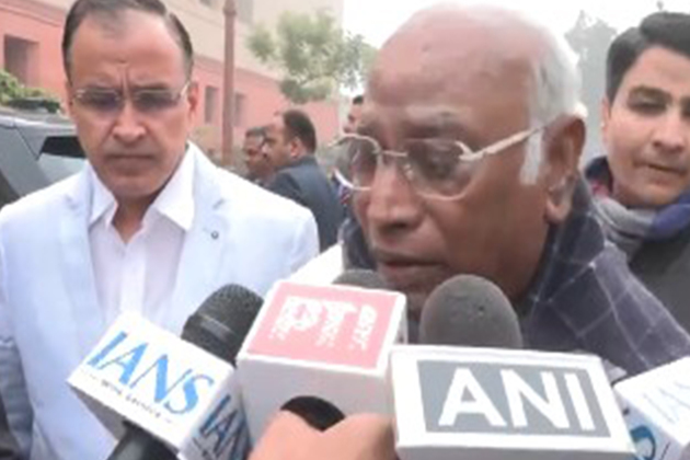 "Govt snatching rights of poor, will fight till end": Mallikarjun Kharge on reframing of MGNREGA