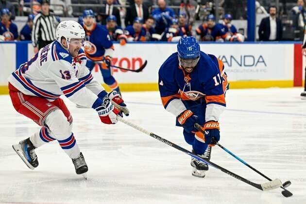 Ascending Islanders seek season sweep of reeling Rangers