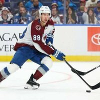 Avalanche, Hurricanes hope to continue hot starts in retro-jersey tilt
