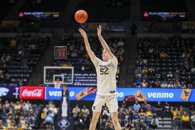 Treysen Eaglestaff, West Virginia take aim at sinking Baylor