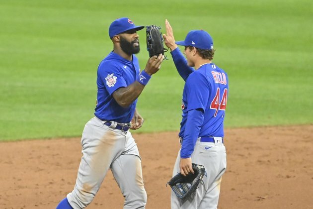 Brewers open 10-game trip with visit to Cubs