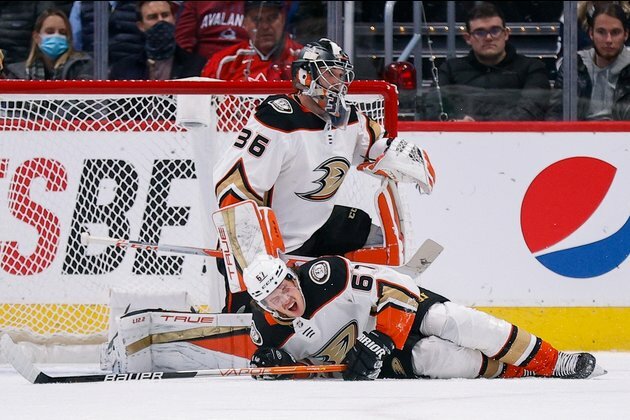 Ducks try getting back on track vs. struggling Senators