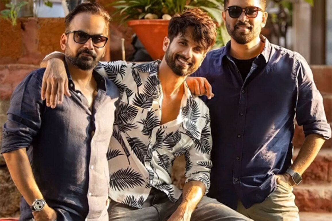 Shahid Kapoor confirms 'Farzi' season 2, says "The fakers are back at it"