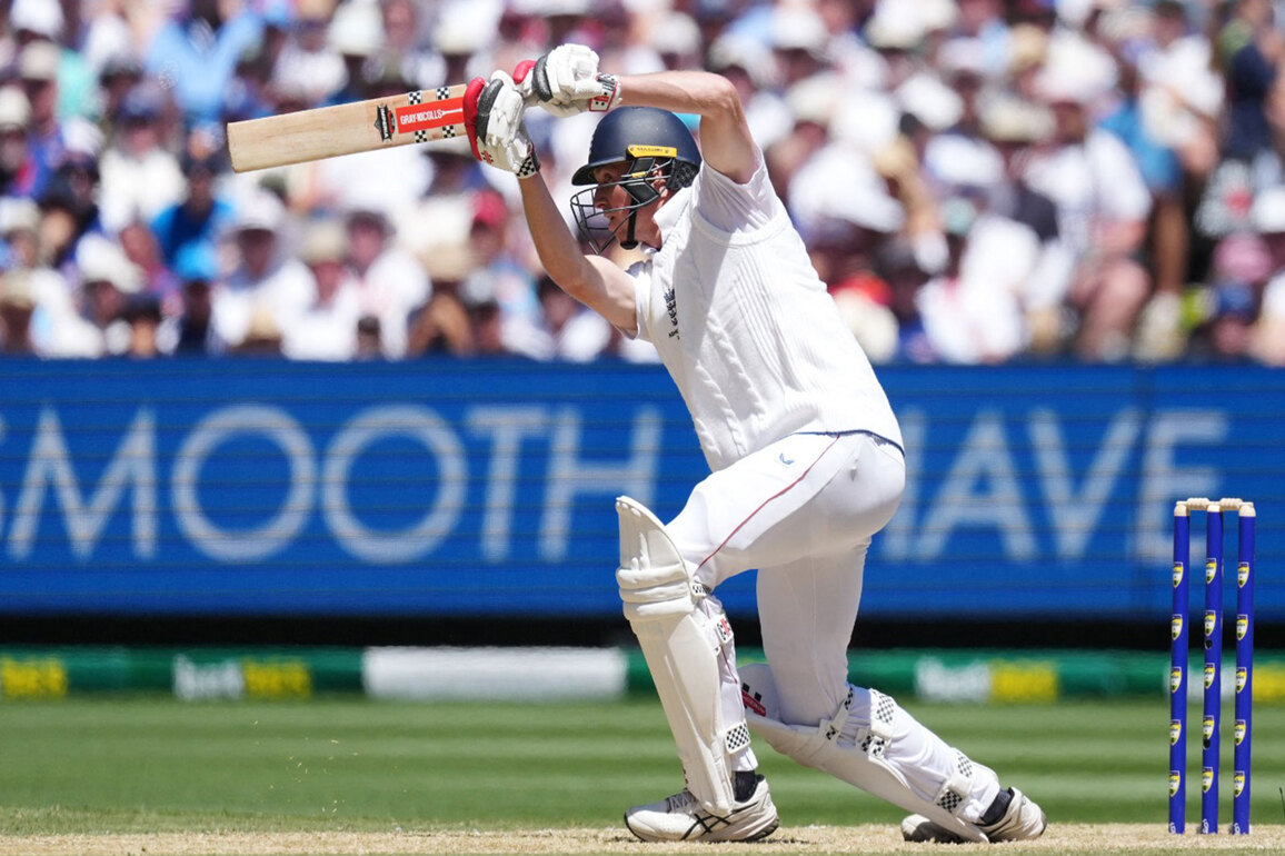 "Envisage us trying to put some pressure...": Crawley on Aussie spinner Todd Murphy featuring in Sydney Test