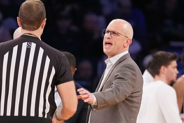 Alex Karaban's big 2nd half sends UConn past Villanova