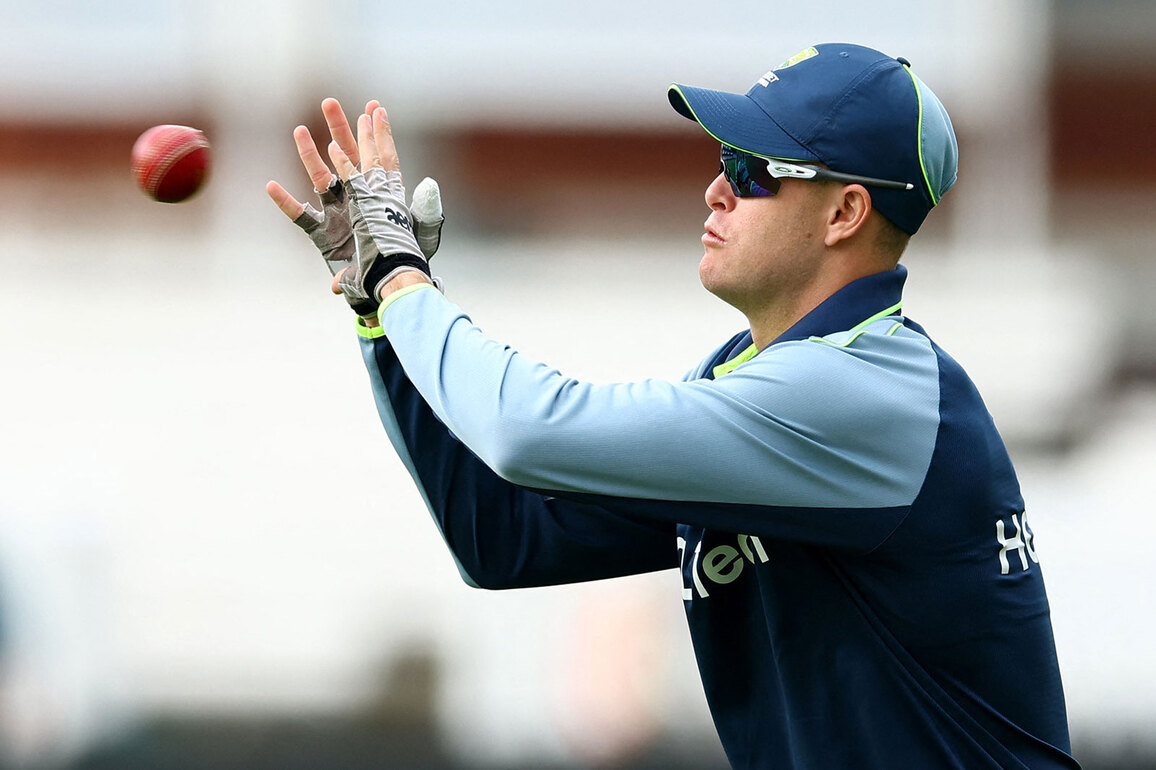 Doggett starts bowling ahead of Ashes opener, signals debut in Perth Test
