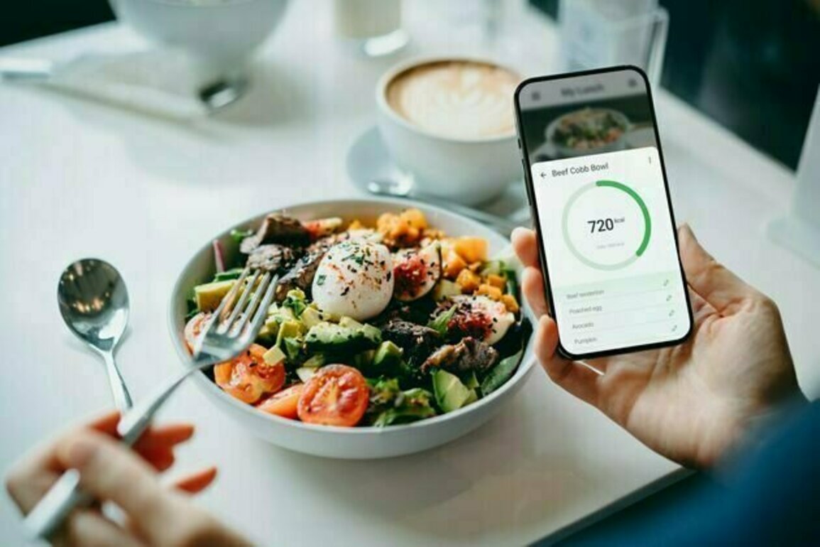 Calorie counts on menus and food labels may not help consumers choose healthier foods, new research shows