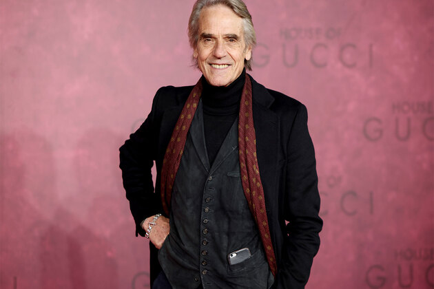 Jeremy Irons teams up with Henry Cavill for 1980s cult classic 'Highlander' remake