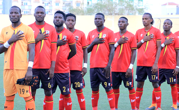abazannyi ba Cranes abaatandise ogwa Somalia. Okuva ku kkono; Timothy Awanyi, Charles Lukwago, Tadeo Lwanga, Allan Kymbadde, Allan Okello, Patrick Kaddu, Paul Willa, John Revita, Allan Kayiwa, Muzamir Mutyaba ne Mustafa Kizza. abazannyi ba Cranes abaatandise ogwa Somalia. Okuva ku kkono; Timothy Awanyi, Charles Lukwago, Tadeo Lwanga, Allan Kymbadde, Allan Okello, Patrick Kaddu, Paul Willa, John Revita, Allan Kayiwa, Muzamir Mutyaba ne Mustafa Kizza.