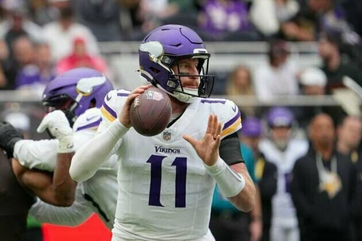 Vikings' Carson Wentz ailing, J.J. McCarthy set to practice next week