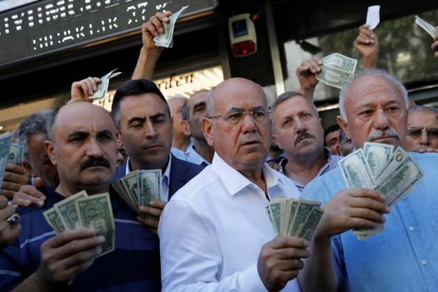 Turkish Lira&#039;s Abrupt Fall Hits Turkmen Labor Migrants