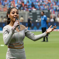 Sunidhi Chauhan takes "complete vocal rest" due to severe throat infection, reschedules Kolkata concert