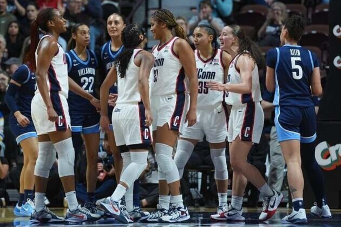 No. 1 UConn remains perfect with Big East final romp over Villanova